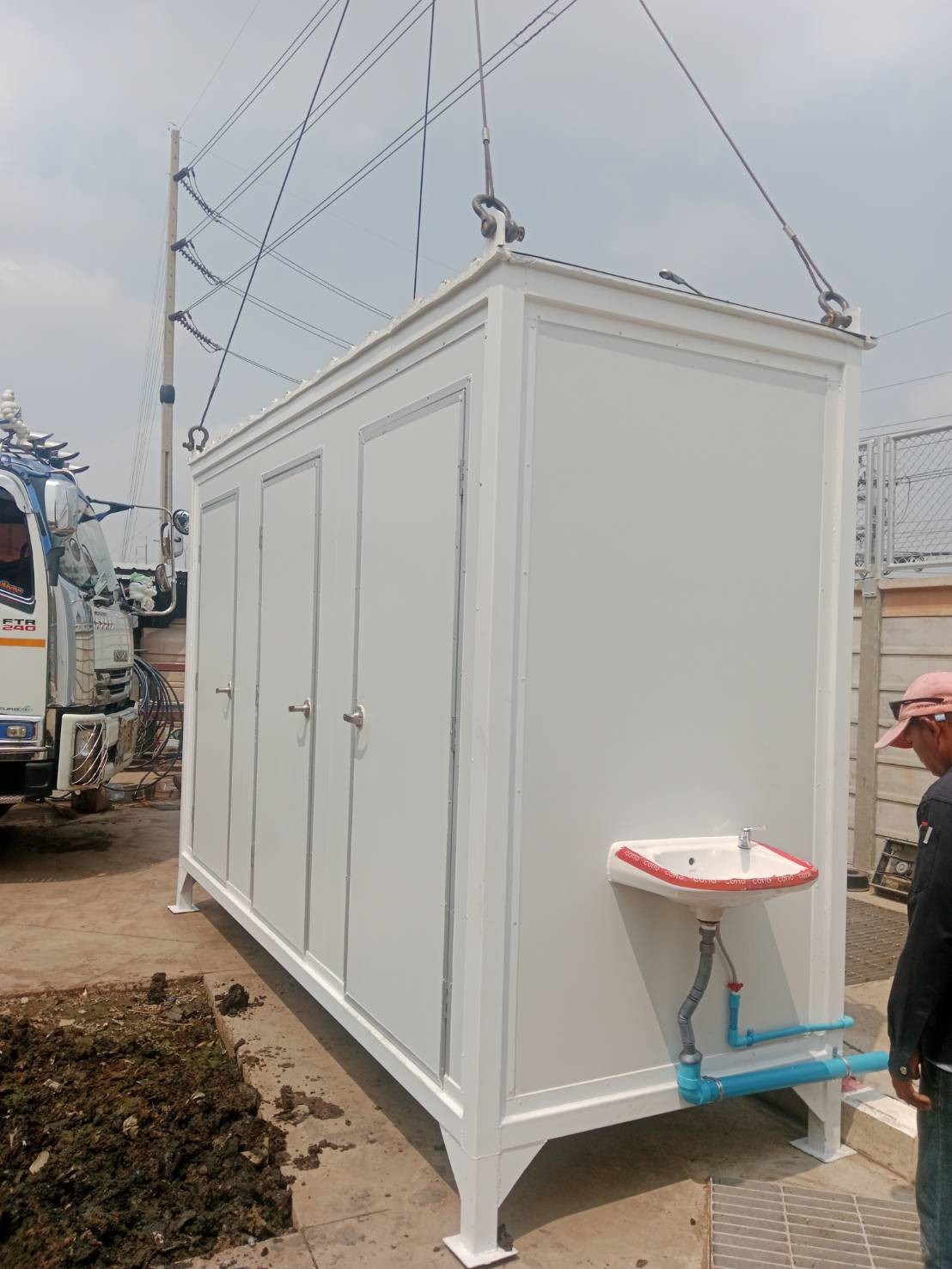 ภาพผลงานเต็มหน้าจอ: ห้องน็อคดาวน์ 3 ห้อง 1 ล้างหน้า